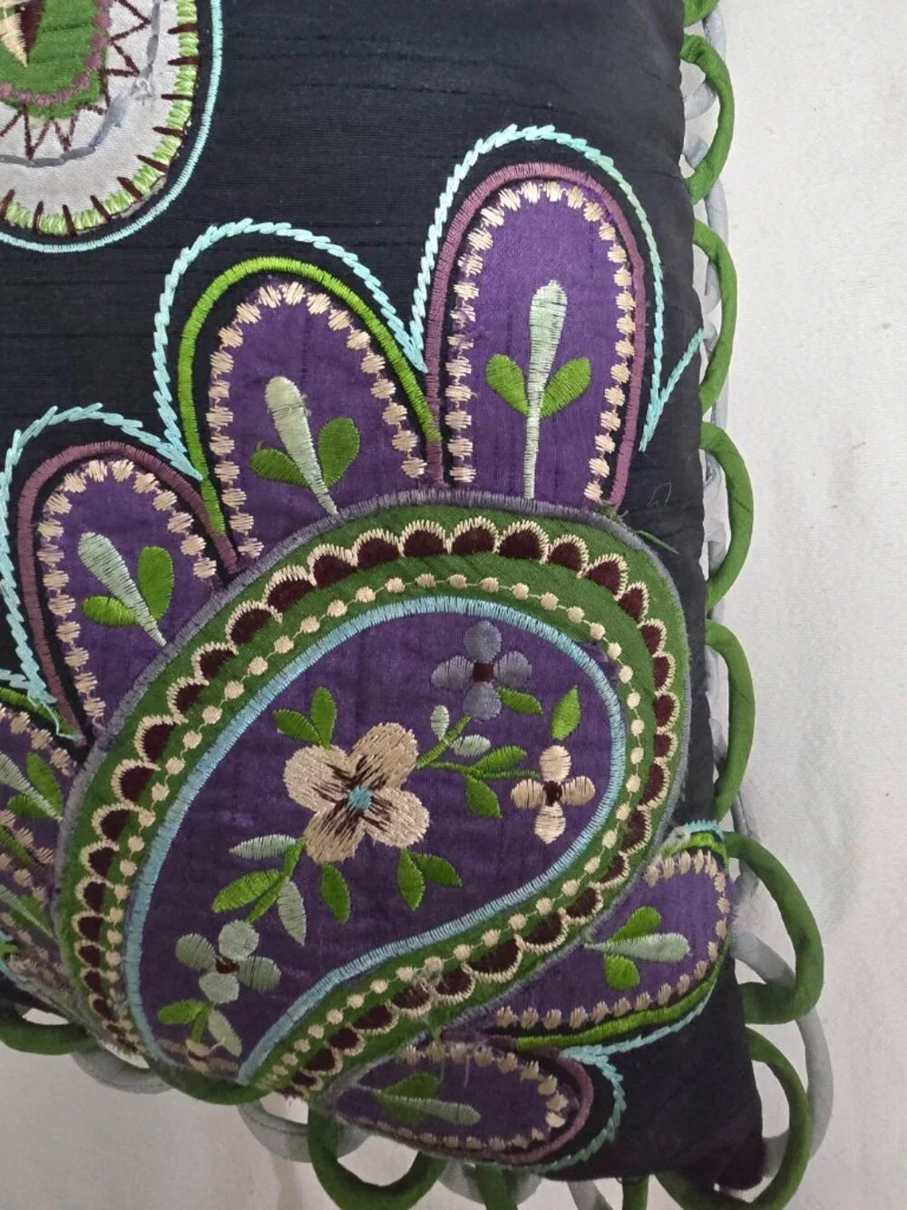 Pier 1 Decorative Paisley Print Throw Pillow Blue Green Purple Zipper EUC.